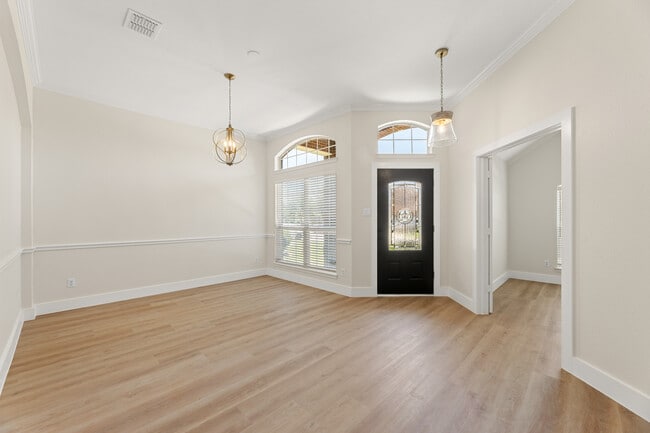 Foyer - 4029 Dellman Dr