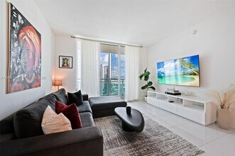 Building Photo - 951 Brickell Ave