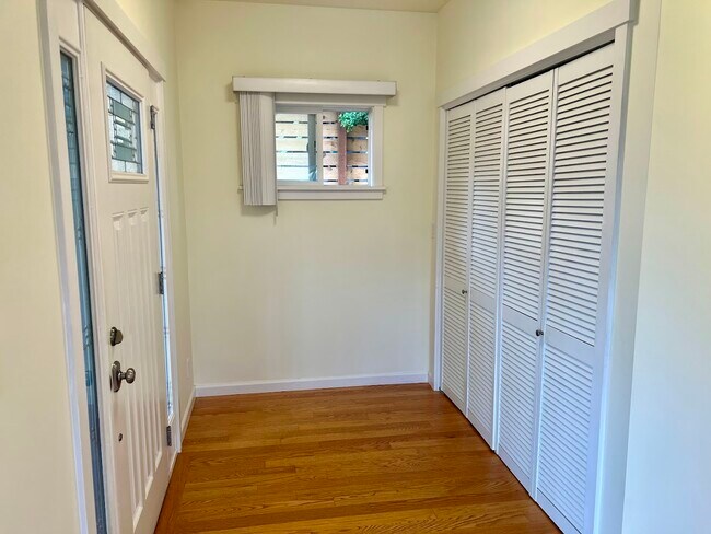Foto del edificio - 1710 S Waite St