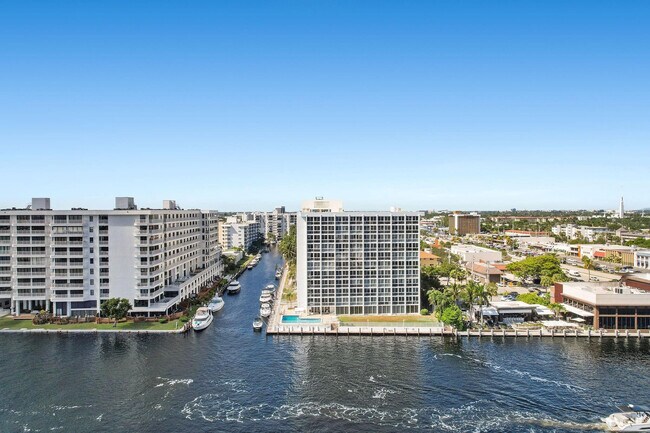 Foto del edificio - 3100 NE 49th St