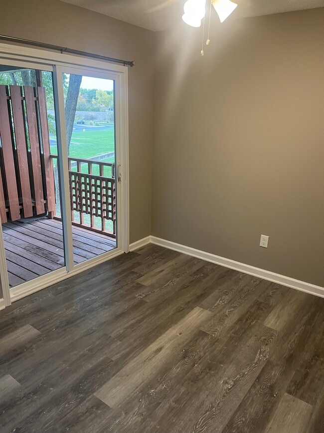 Building Photo - 616 S Lakehurst Dr