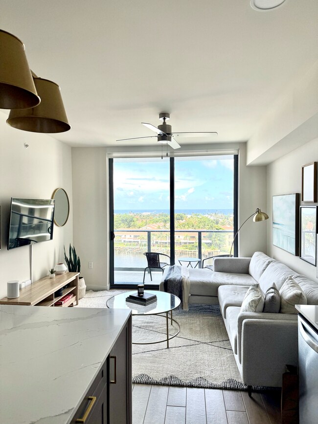 Foto del edificio - 631 E Woolbright Rd