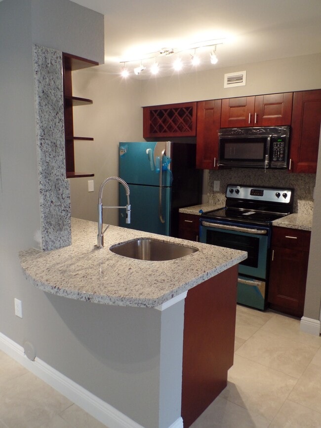 Photo - 2820 N Oakland Forest Dr (Oakland Park, FL) House