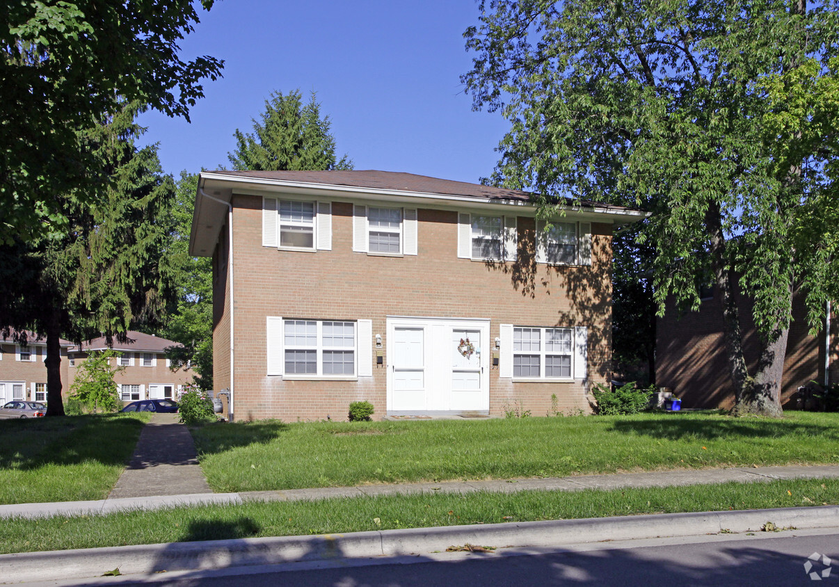 Building Photo - Sheridan Park Court Apartments