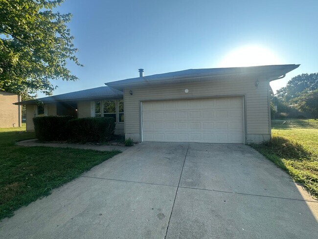 Foto del edificio - Welcome Home to Nixa Living!