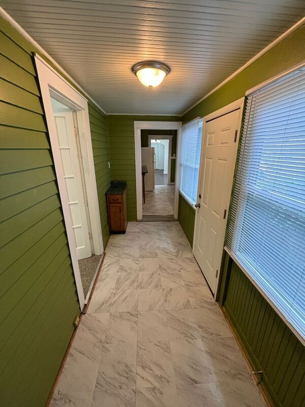 Building Photo - 5422 Vera Ave
