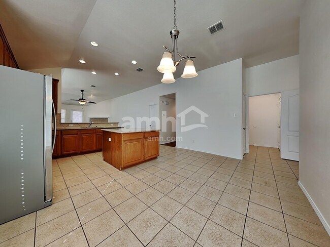 Foto del edificio - 1101 Johnson City Ave