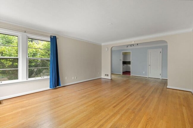 Building Photo - 1410 SE 32nd Ave