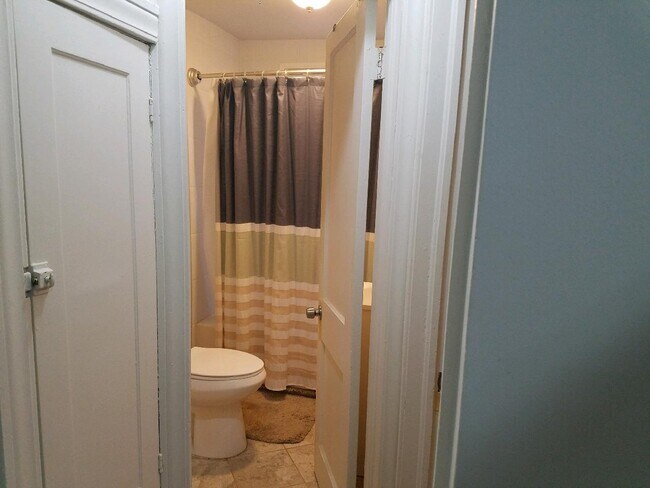 Foto del edificio - 83 W George Ave