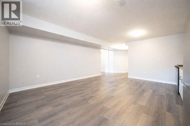 Building Photo - 31 Mair Ave