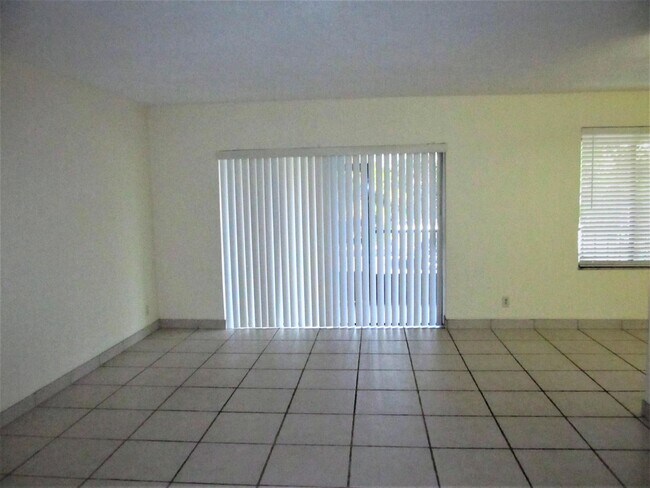 Foto del edificio - 150 Pineview Rd