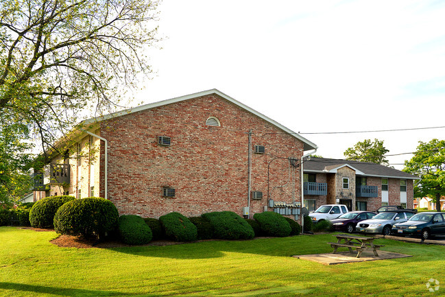 Building Photo - Wintergreen Apartments