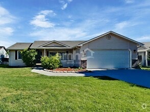 Building Photo - 7702 Bridgeport Dr