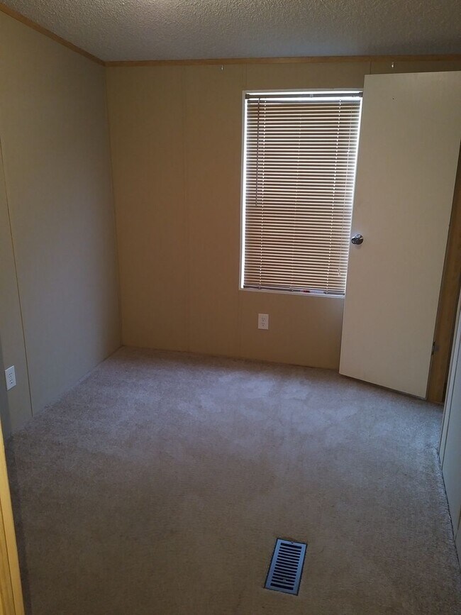 Foto del edificio - BLANCHARD AREA-3/2 MOBILE HOME WITH LARGE ...