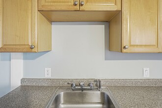 Building Photo - 56 Devens St