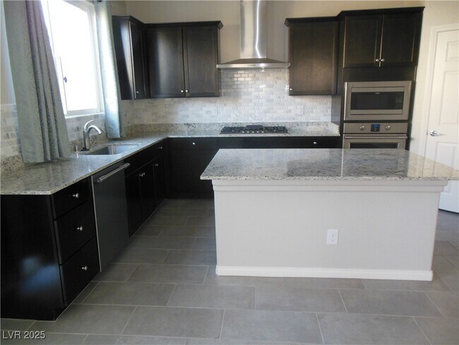 Foto del edificio - 2664 Crystal Quartz St
