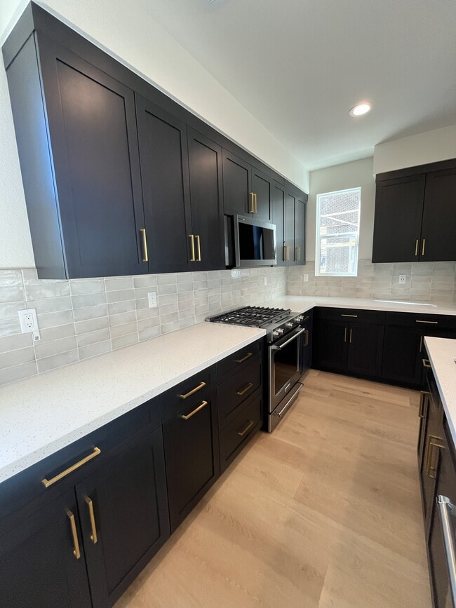 Electrodomésticos nuevos y mejorados - 13914 Boyden Way