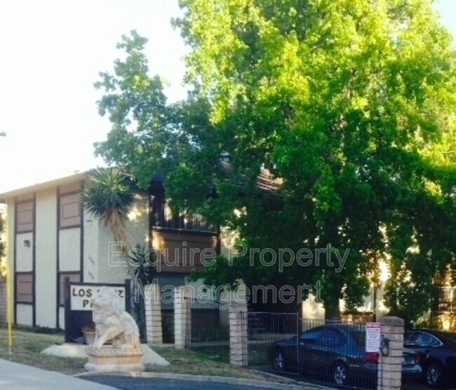 Building Photo - 1920 Los Feliz Dr
