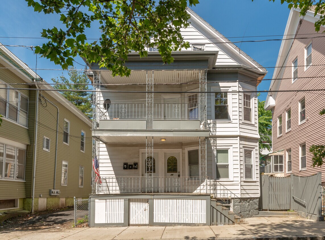 Primary Photo - 28 Salem St