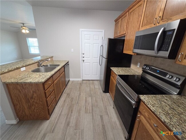 Building Photo - 332 Arnold Dr