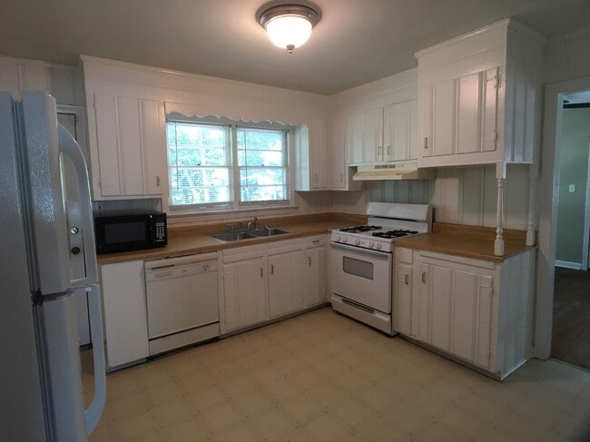 Foto del edificio - 307 32nd E Pl