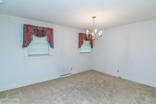 Building Photo - WONDERFUL BRICK HOME IN FREMONT *EASY ACCE...