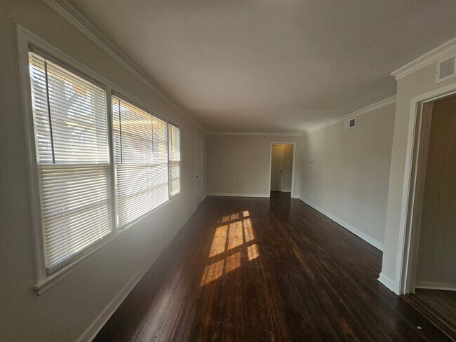 Foto del edificio - 4800 Verne