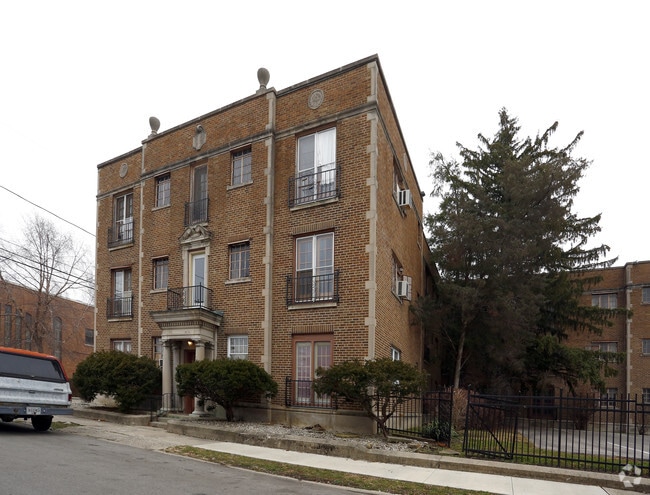 Building Photo - Flats at West End