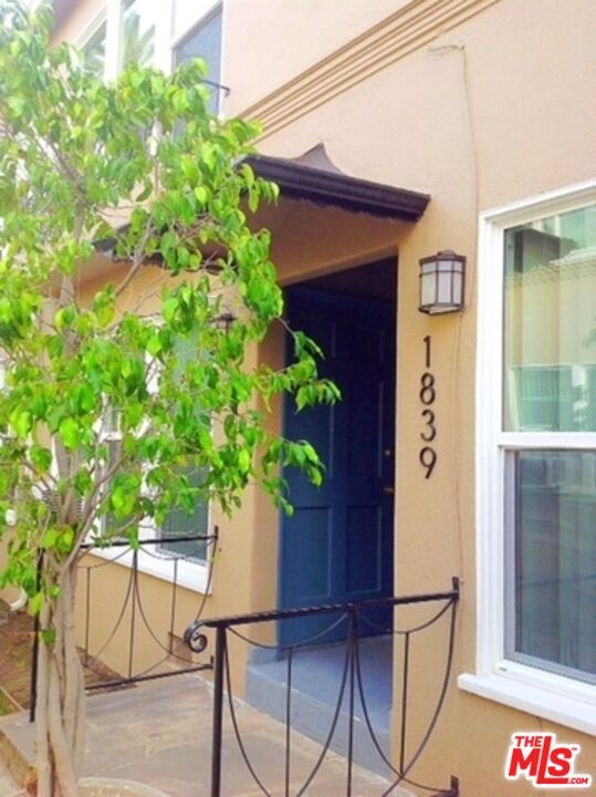 Primary Photo - 1839 N Normandie Ave