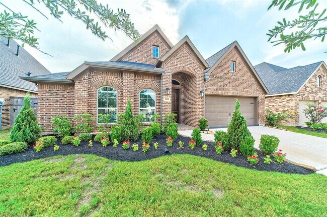 Building Photo - 3830 Lake Falls Dr