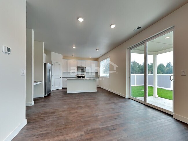 Building Photo - 7636 Verona Lp SW