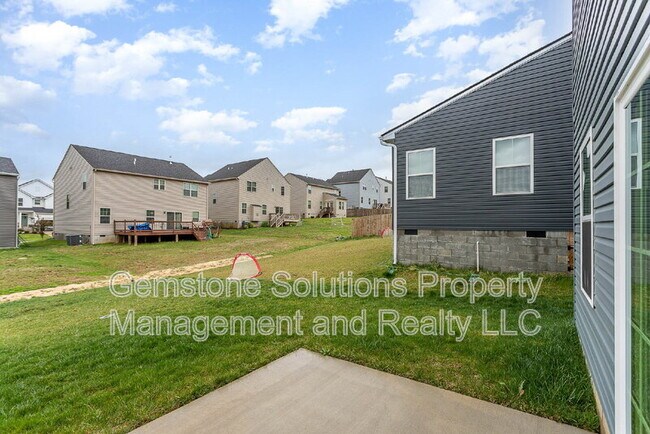 Foto del edificio - 3301 Somerset Ln