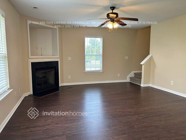 Foto del edificio - 607 Brassfield Dr