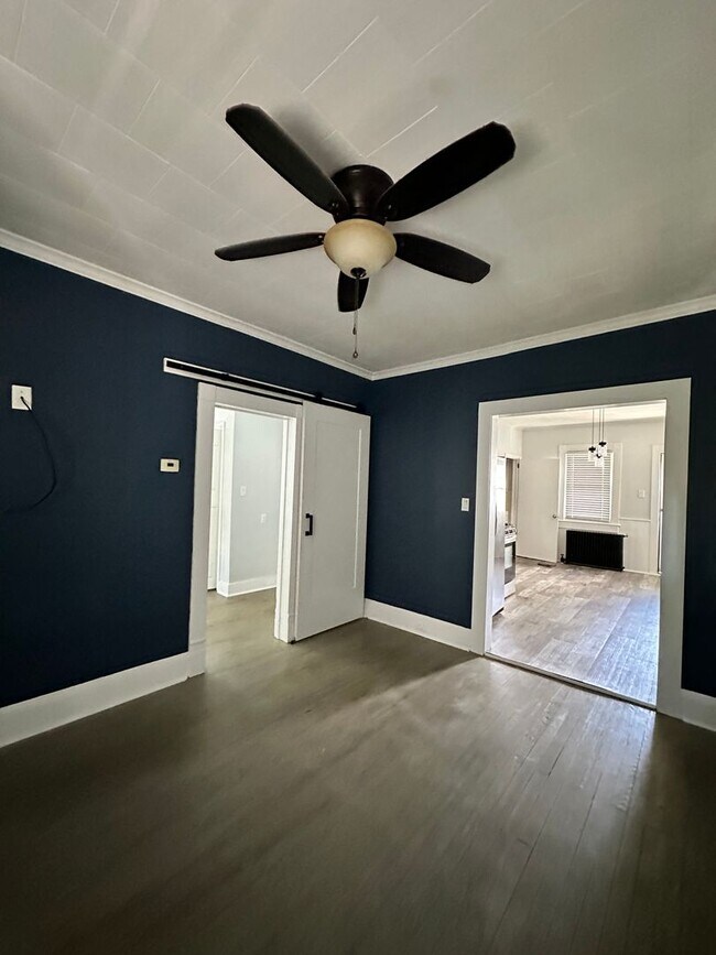 Foto del edificio - 641 E Elm St