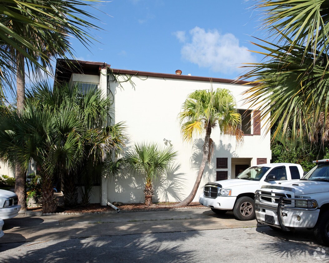 Foto del edificio - 705 N Wild Olive Ave
