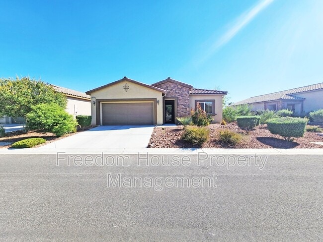 Building Photo - 5375 E La Campana Dr