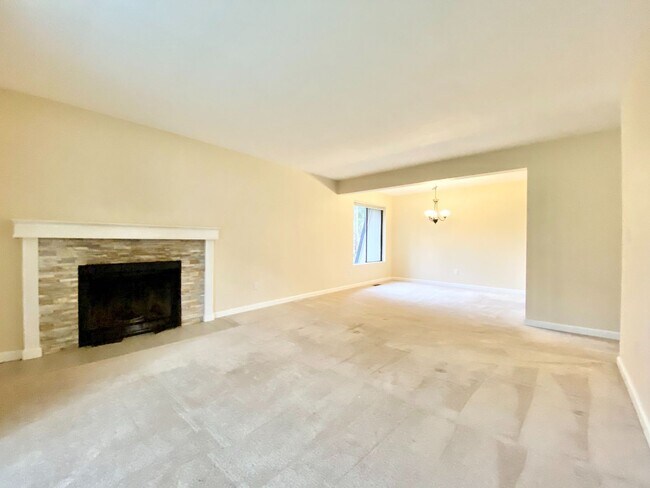 Building Photo - Great Condo For Rent