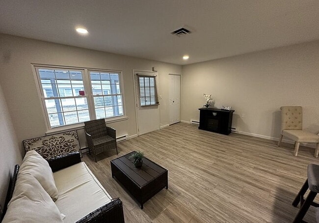 Building Photo - "Charming 1-Bedroom Condo Retreat in Lakewood, NJ – Your Cozy Oasis Awaits!"
