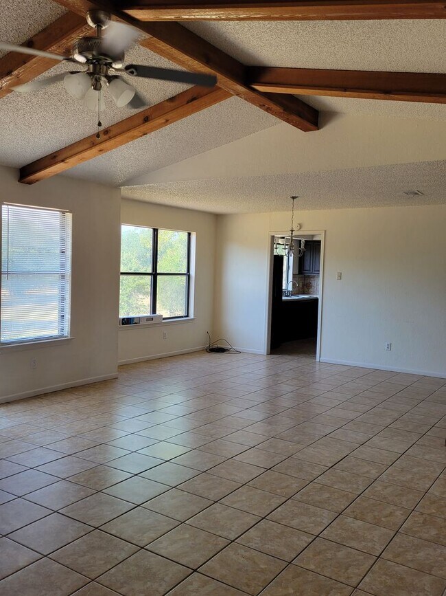 Foto del edificio - 4409 Creekside Dr