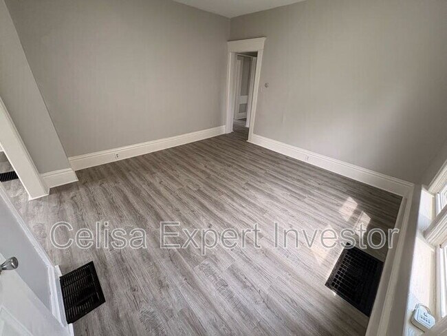 Foto del edificio - 448 W Wildwood Ave