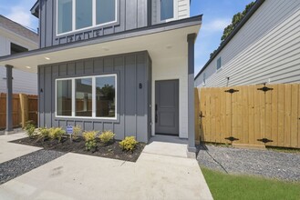 Building Photo - 7417 Charlie St