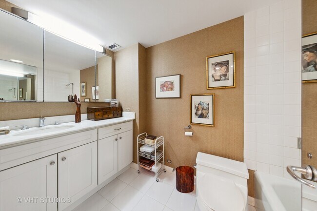 Foto del edificio - 990 N Lake Shore Dr