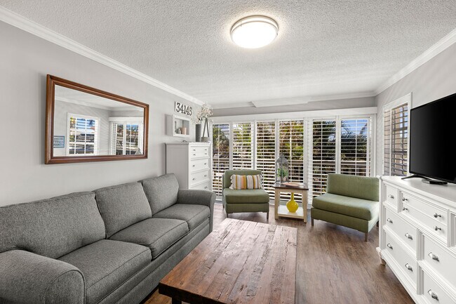 Building Photo - 1215 Edington Pl