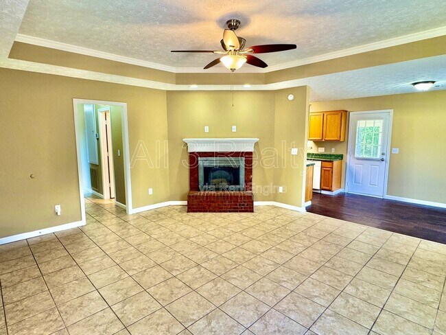 Building Photo - 6917 Oak Side Dr