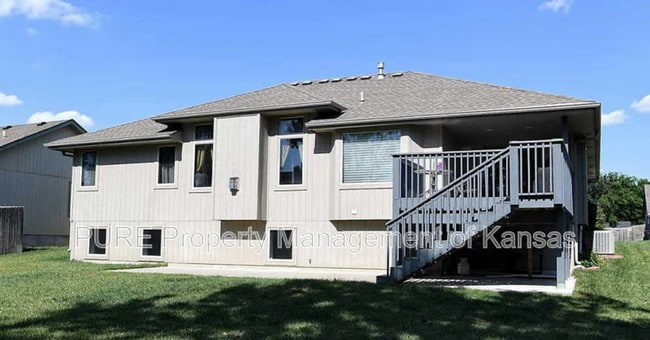 Building Photo - 4425 SW Cambridge Ave