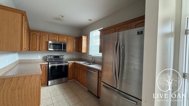 Foto del edificio - 125 Governors Blvd