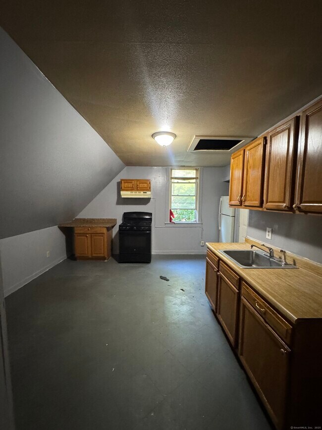Foto del edificio - 421 Blatchley Ave