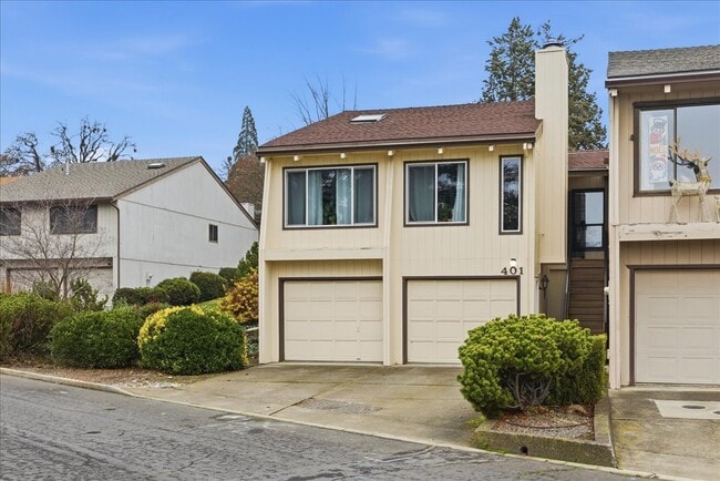 Building Photo - 401 Eastwood Dr