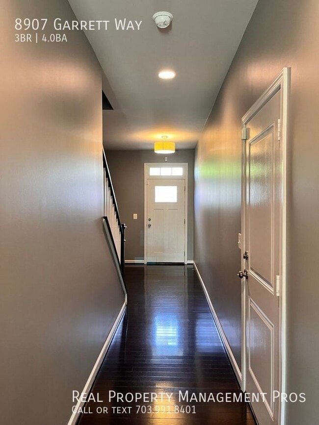 Building Photo - 8907 Garrett Way