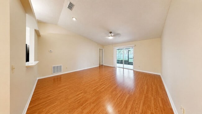 Building Photo - 127 Titan Dr